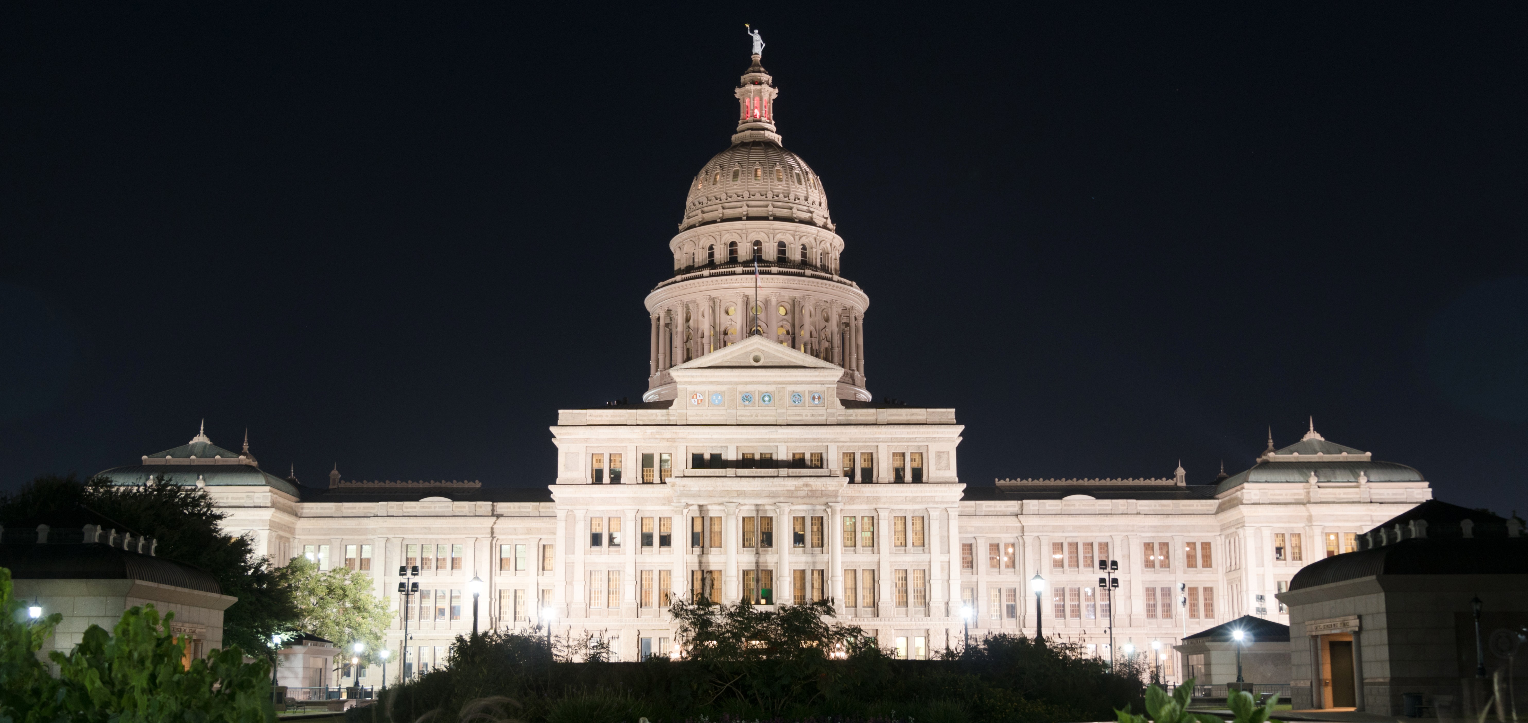 /getmedia/5ebe8366-1a66-4553-aca7-4f4596bd41cf/overnight-grounds-landscape-texas-state-capital-b-2024-09-18-19-53-02-utc.jpg?width=5937&amp;height=2811&amp;ext=.jpg